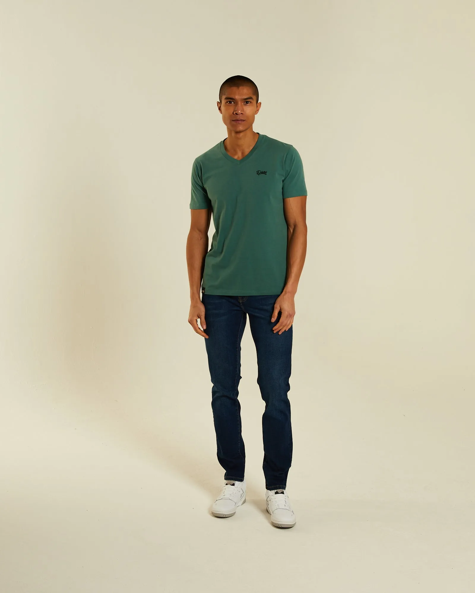 Basic Oakley V Neck Green Trail