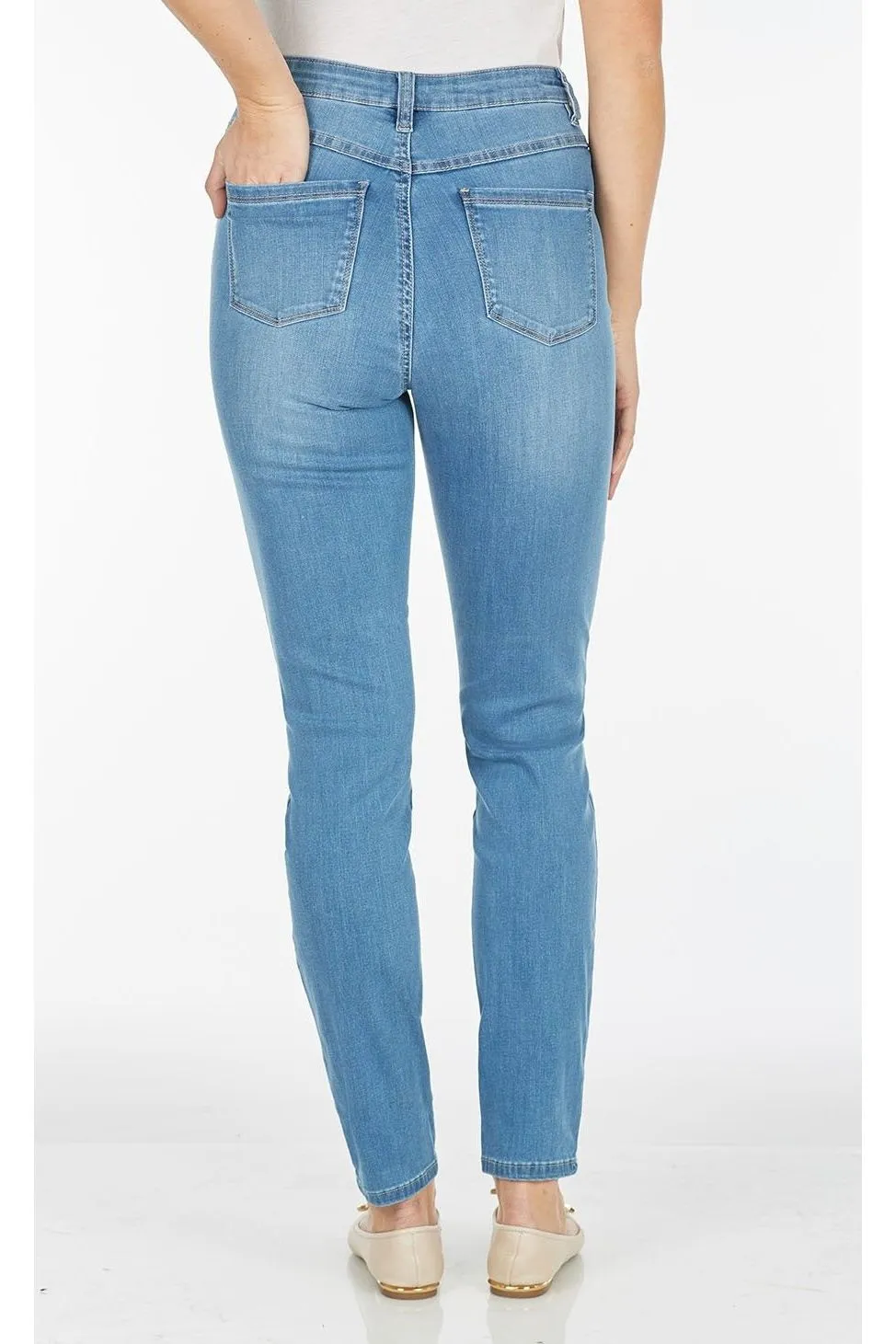 FDJ Petite Suzanne Cool Denim Slim Leg Jean - Style 8705630