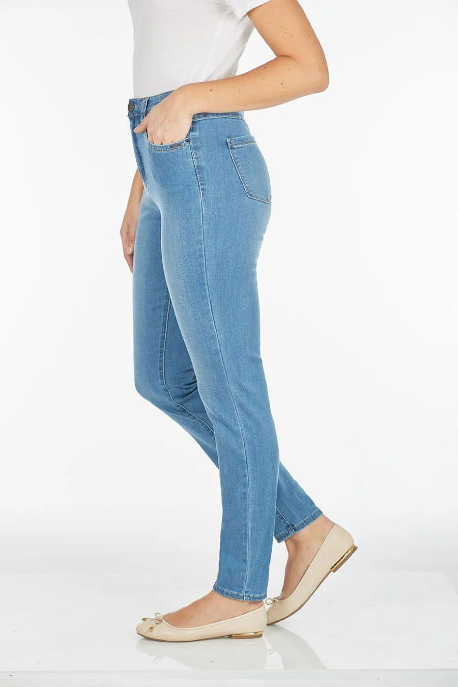 FDJ Petite Suzanne Cool Denim Slim Leg Jean - Style 8705630