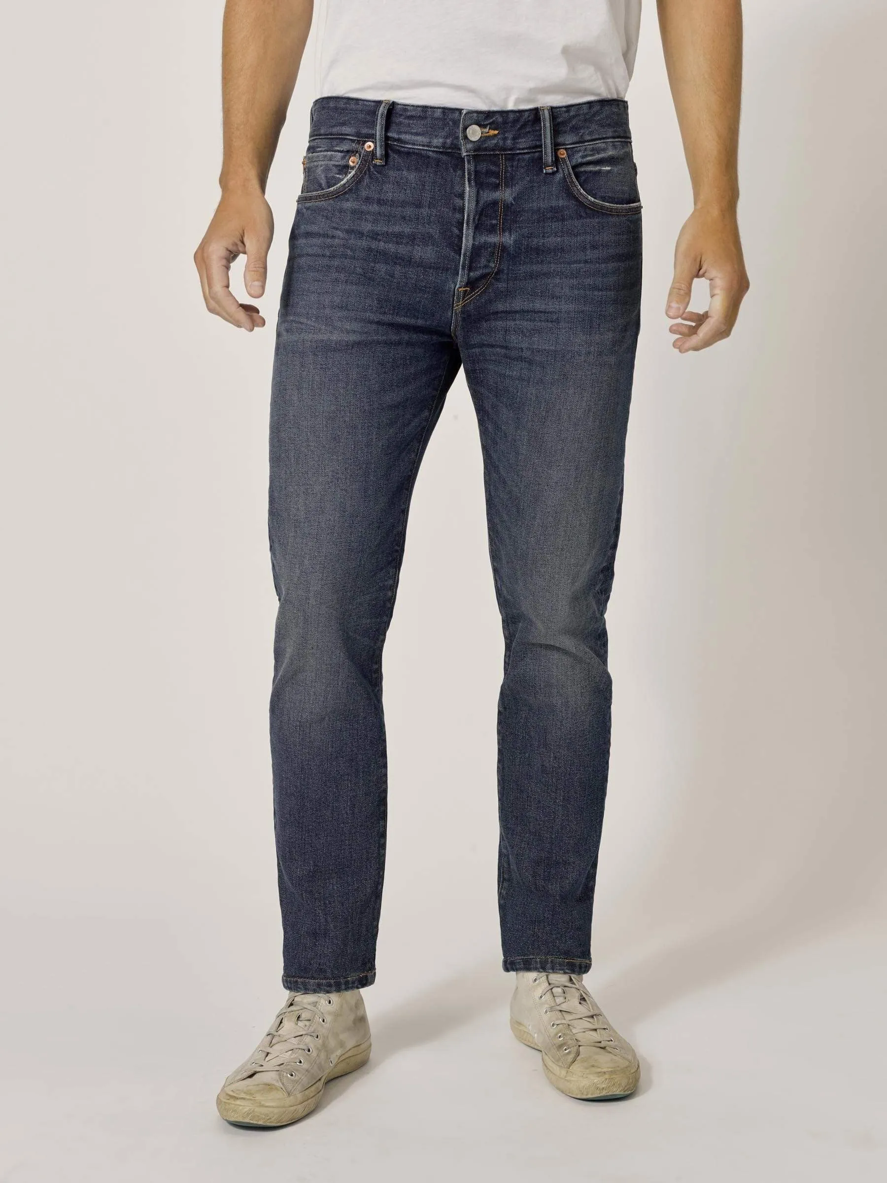 M001 Medium Wash Maverick Slim Jean